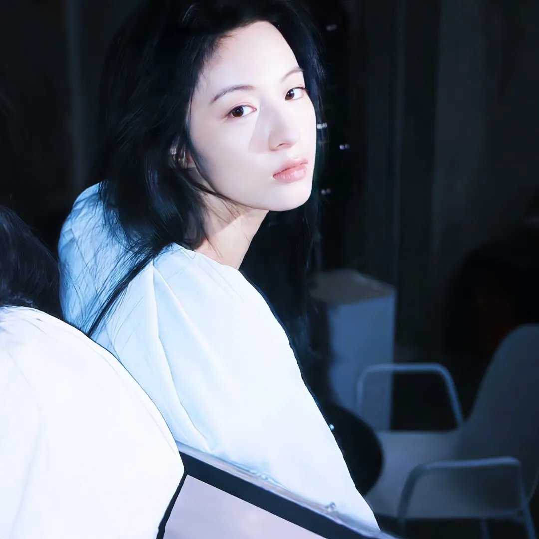 他的摩托，她的岛